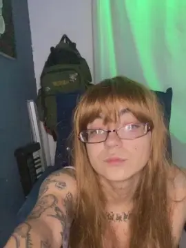 Cam4 Free Live Porn of littleredhood