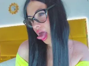 Cam4 Best live sex cam show of EmmySQUIRTs