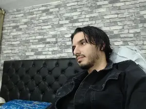 Cam4 Private Sex Chat of Tyler_dn