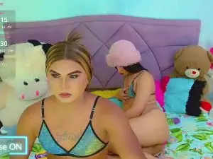 Cam4 Live Sex of RealLovers_