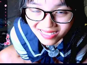 Cam4 Free Porn Cam of AliceNguyen