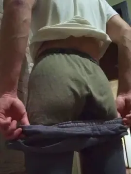 Cam4 Watch Live Sex Cams of crazyhot18
