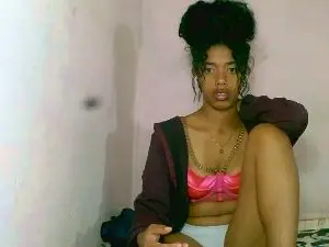 Cam4 Free Live Porn of bella2