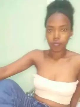 Cam4 Free Porn Cam of tinah23