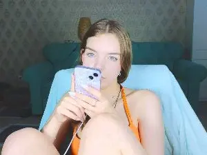 Cam4 Live Porn of henny_c4