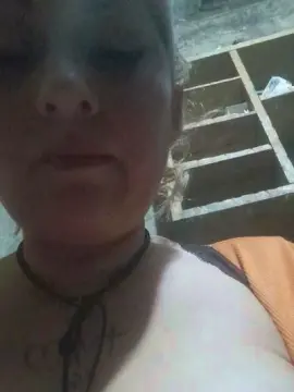 Cam4 Free Live Porn of larubia1985