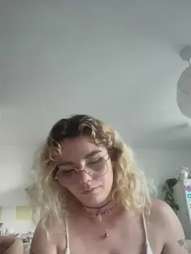 Cam4 Nude Webcam of Emy_2002