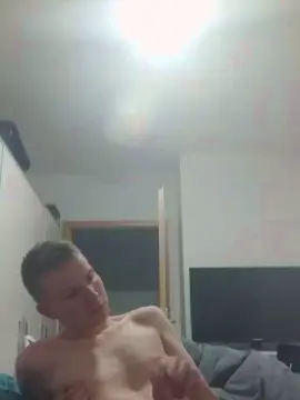Cam4 Nude Webcam of Horny_Max2001