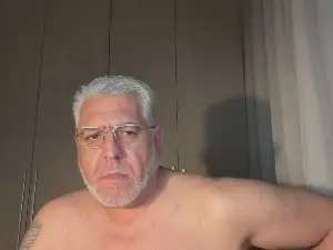 Cam4 Live Sex Cam of Maxbillo76