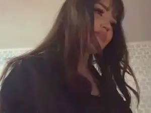 Cam4 Free Live Porn of LeannGuyott