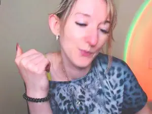 Cam4 Free Live Porn of LillyBluee