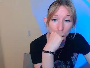Cam4 Free Live Porn of LillyBluee