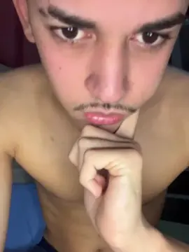 Cam4 Live Porn of Ravel55