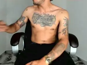 Cam4 Live Porn of Mikee_scooth