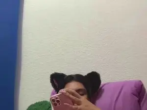 Cam4 Free Live Porn of robertland