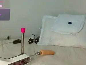 Cam4 Live Sex of kira__fun
