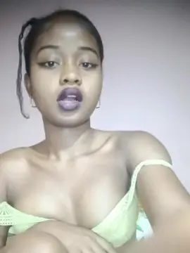 Cam4 Adult Video Chat of charlne_fun