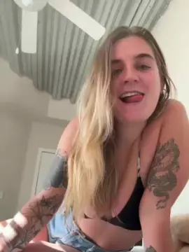 Cam4 Sex Chat of Izzizzxoxo04