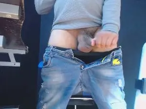 Cam4 Watch Live Sex Cams of master_bigcock1