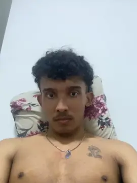 Cam4 Live Sex of MavyFelipe