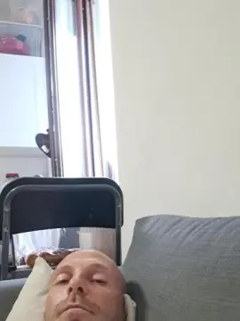 Cam4 Watch Live Sex Cams of Gnaro90