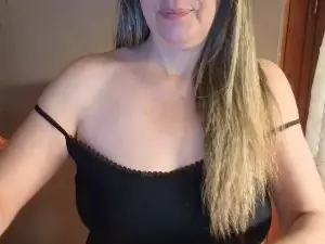 Cam4 Live Sex of EMMABIONDA