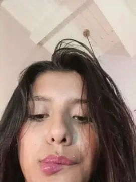 Cam4 Live Sex of Yvonne_Collins