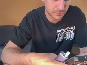 Cam4 Free Live Porn of ragazzoxxl