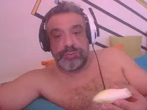 Cam4 Free Live Porn of benenzo