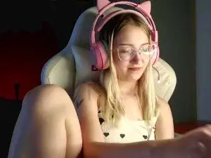 Cam4 Free Live Porn of ChanaNicklin