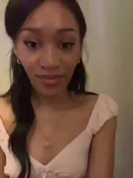 Cam4 Live Porn of Sarabombshell