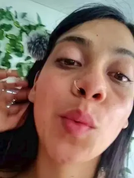 Cam4 Free Live Porn of sweet_scarlett_