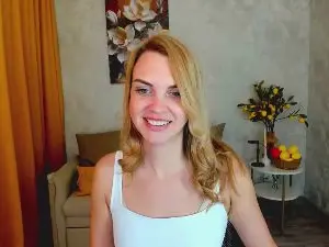 Cam4 Free Porn Cam of LunaFlinn