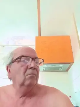 Cam4 Live Porn of minuzzo61