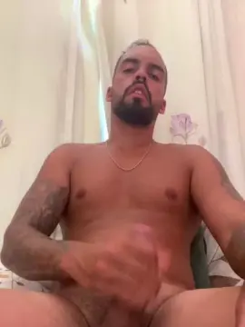 Cam4 Adult Video Chat of lucasdotadorj23