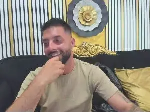 Cam4 Nude Webcam of TommyDum