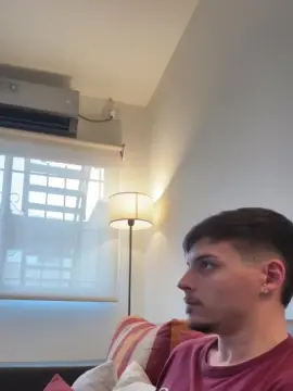 Cam4 Private Sex Chat of ThomasRM98