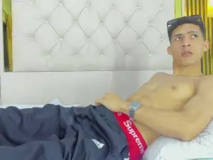 Cam4 Free Live Porn of axel_tonny3