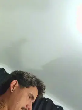 Cam4 Free Live Porn of Levi_Henrique
