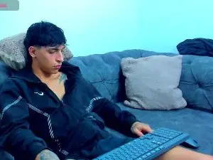 Cam4 Live Sex Cam of KroyWave