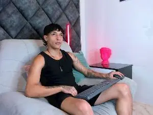 Cam4 Live Sex Cam of KroyWave
