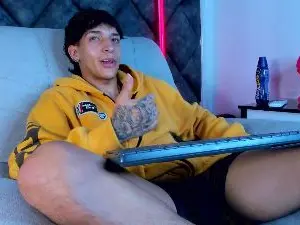 Cam4 Private Sex Chat of KroyWave