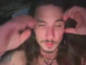 Cam4 Live Porn of WellHello69