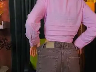 Camsoda Live Sex Cam of lyra-donna