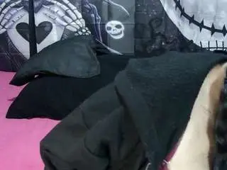 Camsoda Watch Live Sex Cams of vivian-milf-paint