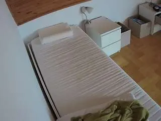 Camsoda Adult Webcams of voyeurcam-julmodels-greybed-1