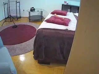 Camsoda Adult Webcams of voyeurcam-julmodels-whitebed-6