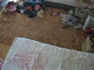 Camsoda Best Webcam of voyeurcam-julmodels-whitebed-5