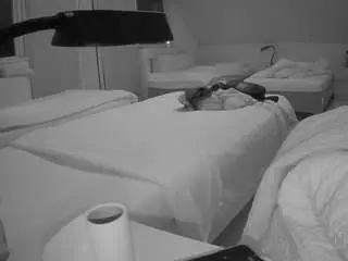 Camsoda Sex Chat of voyeurcam-julmodels-bed-2
