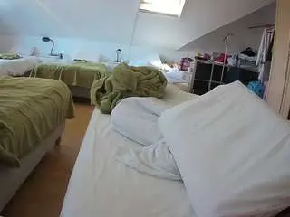 Camsoda Watch Live Sex Cams of voyeurcam-julmodels-bed-2